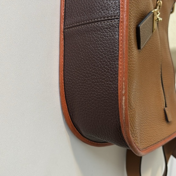 Coach Emery crossbody leather adjustable strap color “light saddle elm” - Picture 14 of 16